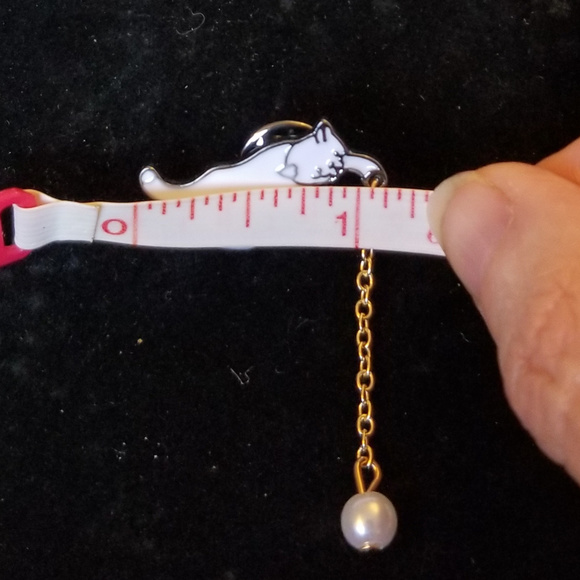 RESERVED NWT White Kitty Playing "Pearl" Ball Pin - Picture 2 of 8